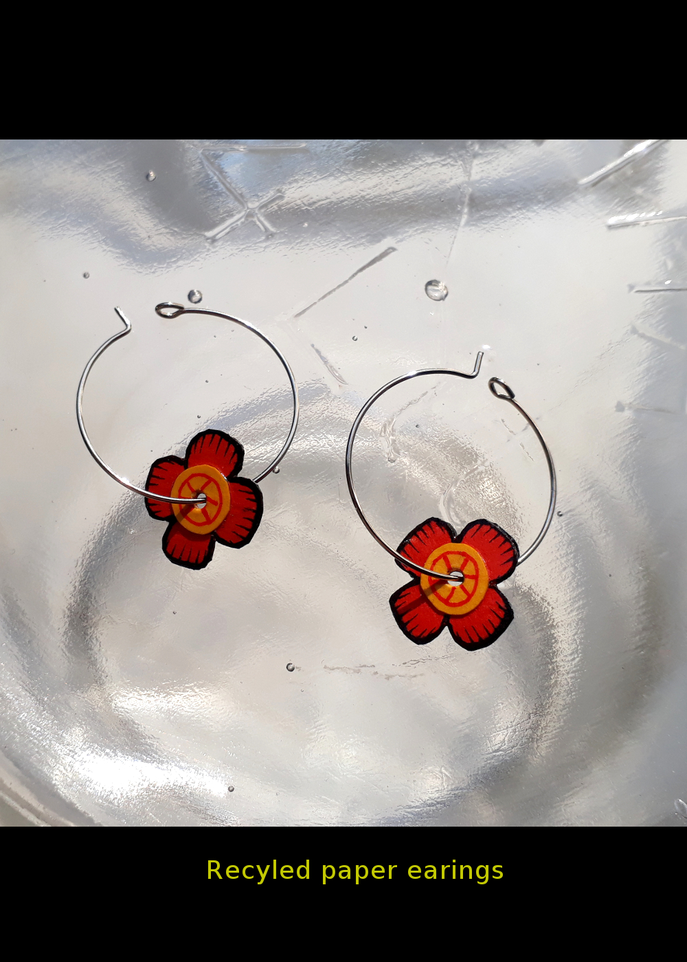 Paper flower earrings ©Jytte Hviid