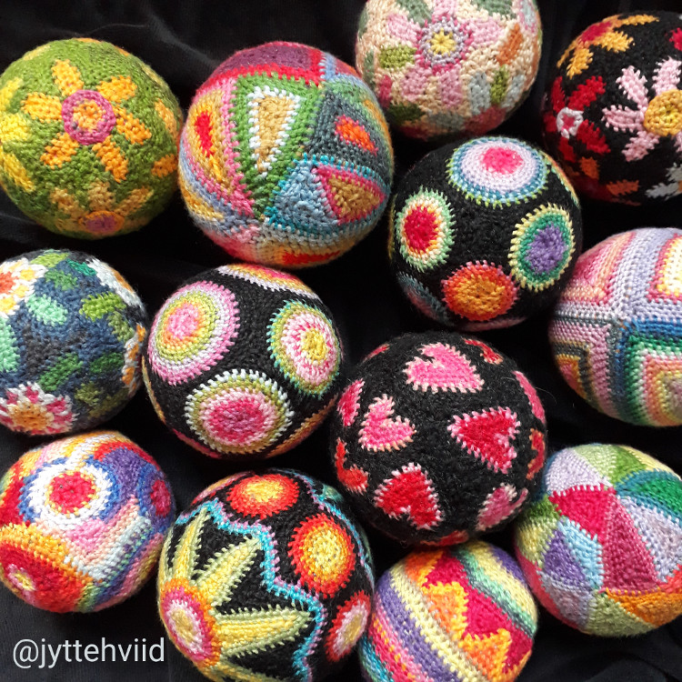 Singlade bollar ©Jytte Hviid